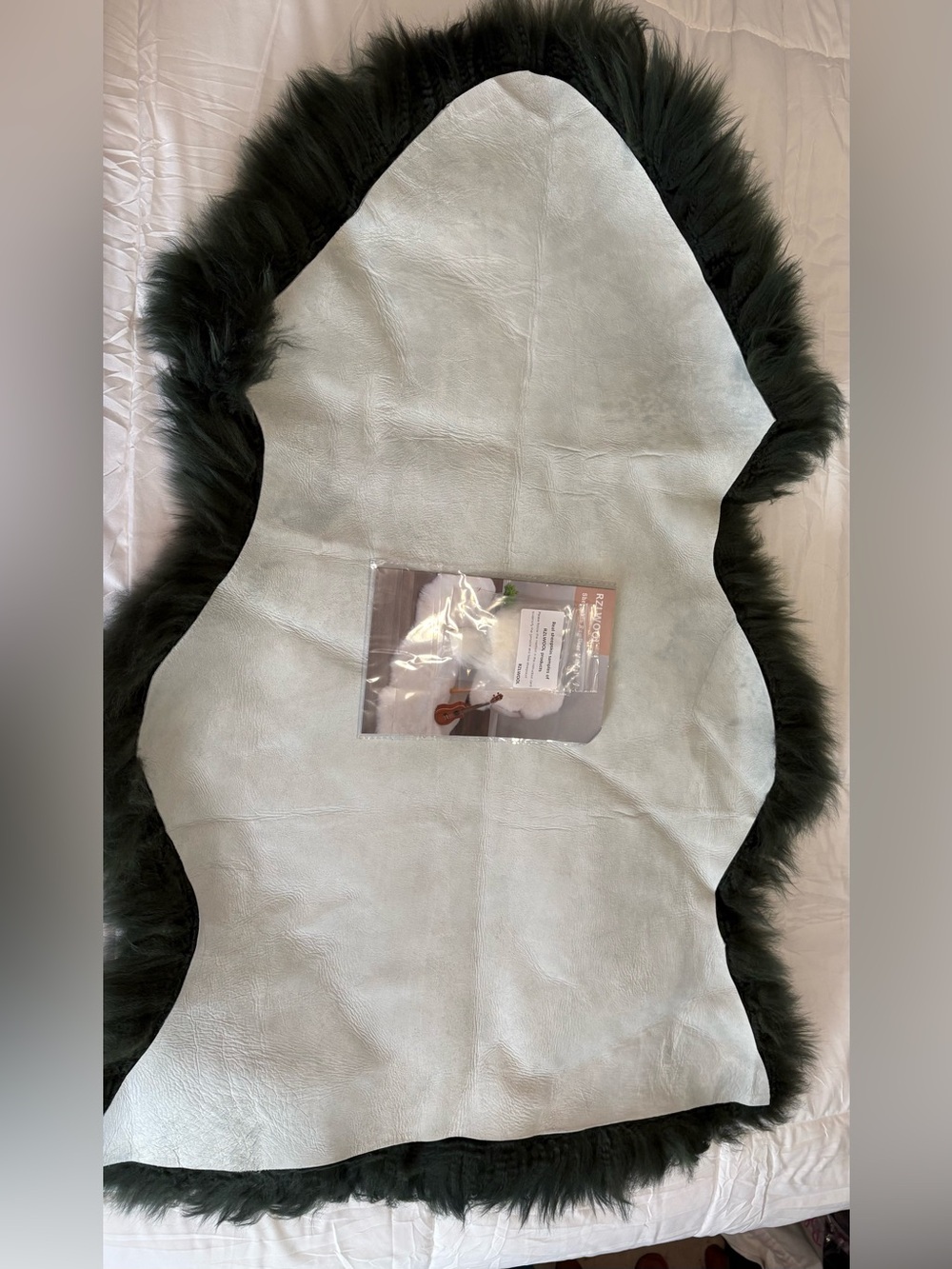 RZLWOOL Genuine Sheepskin Rug 
(Forest Green) 2'x 3' (36” x 24”) - Picture 9 of 17